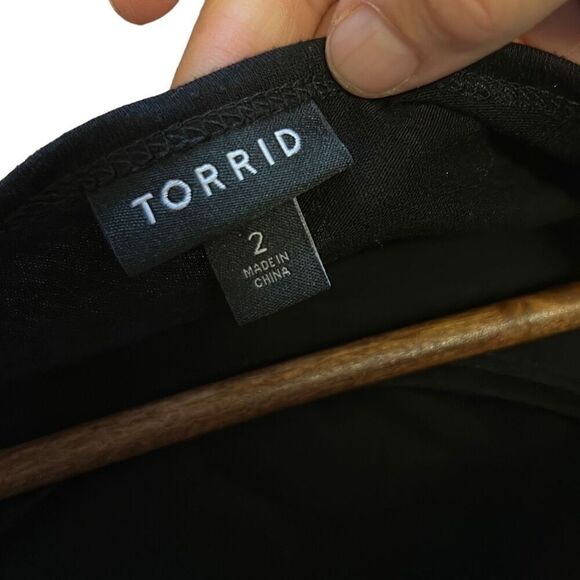 Torrid Classic Fit Heritage Slub Crew Neck Lace Sleeve Raglan Tee size 2 - Picture 4 of 6